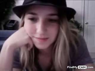 Awesome blonde webcam