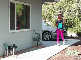 Zhmur with a long dick fucks a brunette madly.