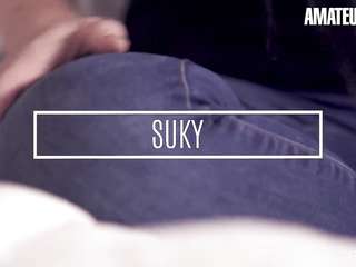 เจี๊ยบที่มีโจรที่สวยงามเข้ามาในการคัดเลือกครั้งแรก