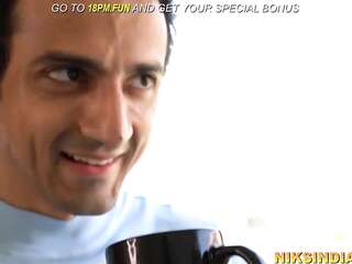 पडोसी की खूबसूरत कुंवारी बेटी को उसी के घर में जबरदस्त चोदा