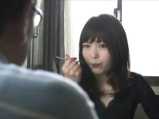 私の妻は私の父とオルガスム