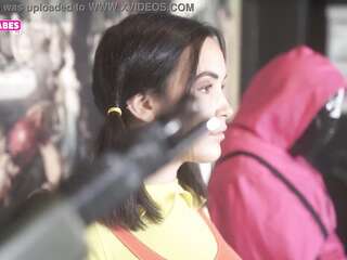 Trò chơi khiêu dâm nhại lại của Sguid