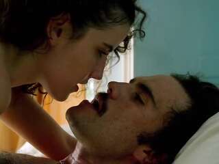 Adria Arjona, Joanna Christie, Pauli