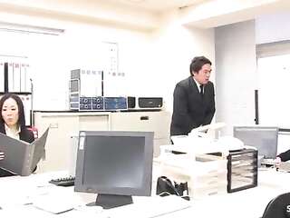 Petite Japanese Secretary Creampie Threesome in Asian Office - Caribbeancom
