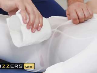 Redhead Lacey Lennon gives a sloppy blowjob to her mentor on Yoga