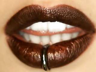 The white man gave a nice massage to the ebony milf Daya Knight